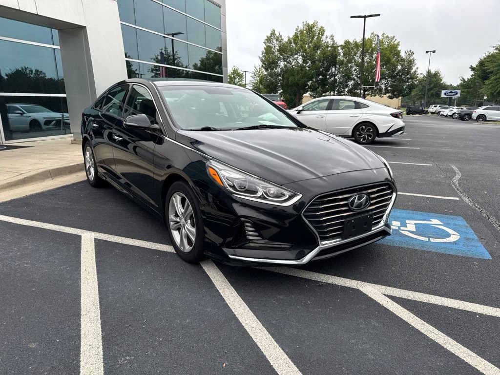 Used 2018 Hyundai Sonata Limited w/ Cargo Package FWD image 3