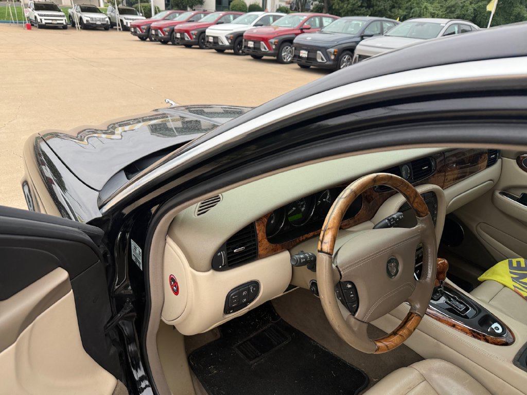 Used 2004 Jaguar XJ8 RWD image 14
