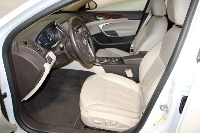 Used 2017 Buick Regal Premium w/ Driver Confidence Package #1 FWD image 8
