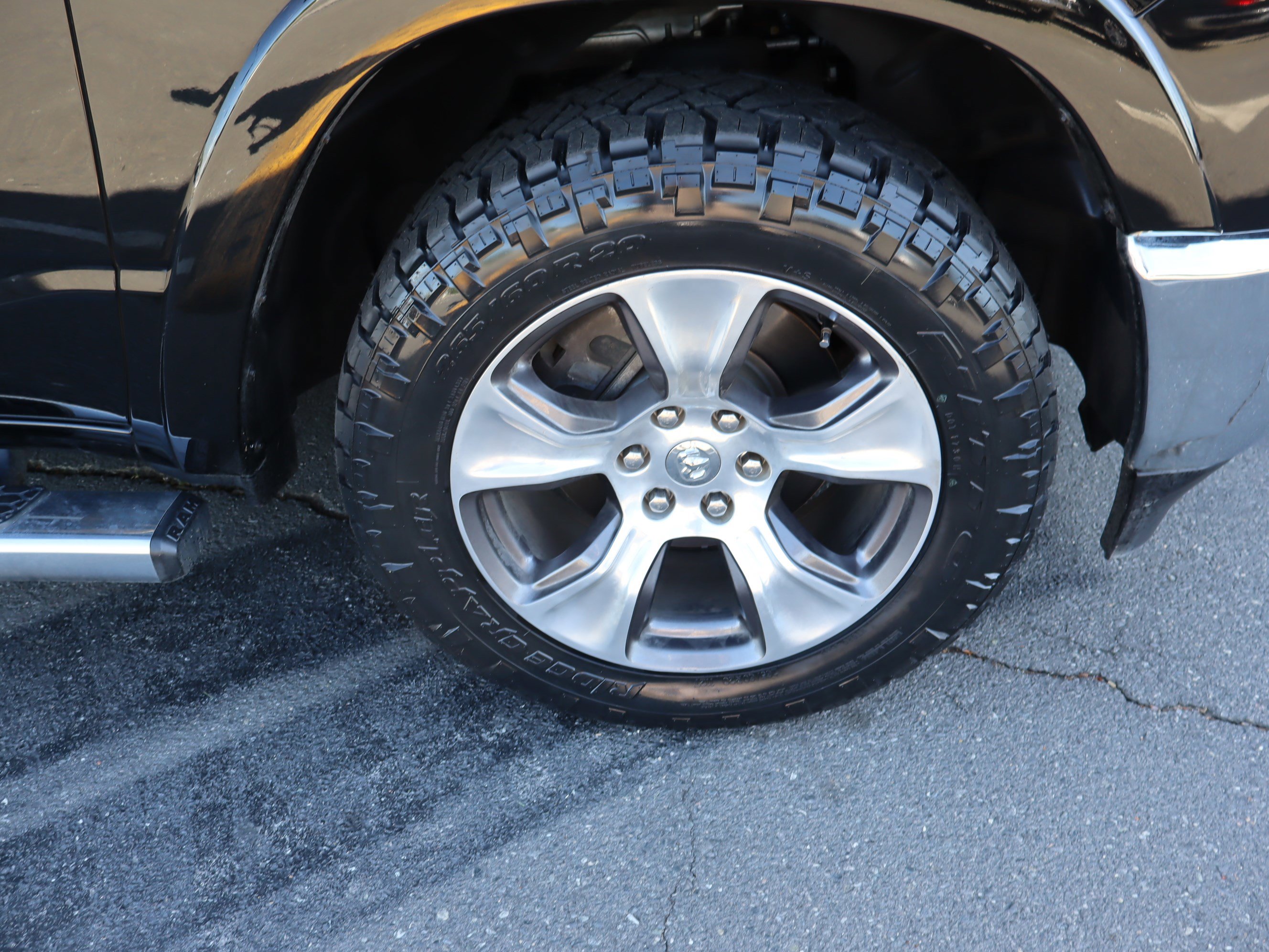 Used 2020 RAM 1500 Laramie AWD/4WD image 39