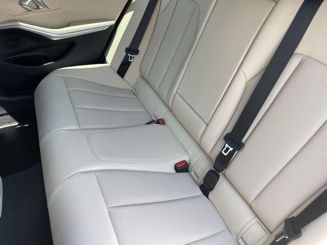Used 2025 BMW 330i Sedan w/ Premium Package image 16