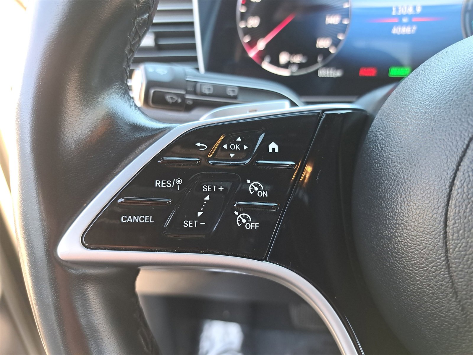 Used 2024 Mercedes-Benz GLE 450e 4MATIC image 17