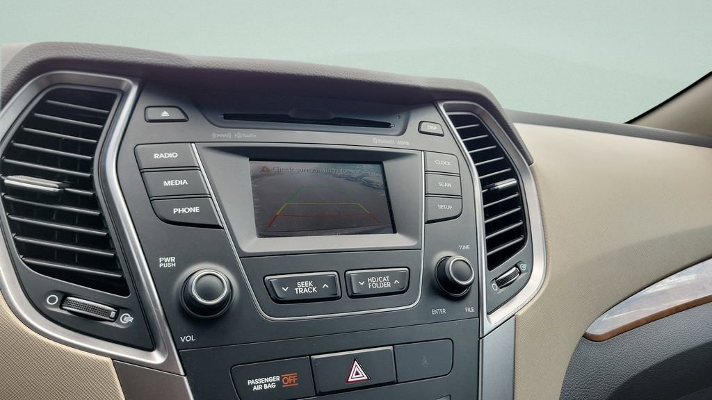 Used 2015 Hyundai Santa Fe GLS FWD image 16