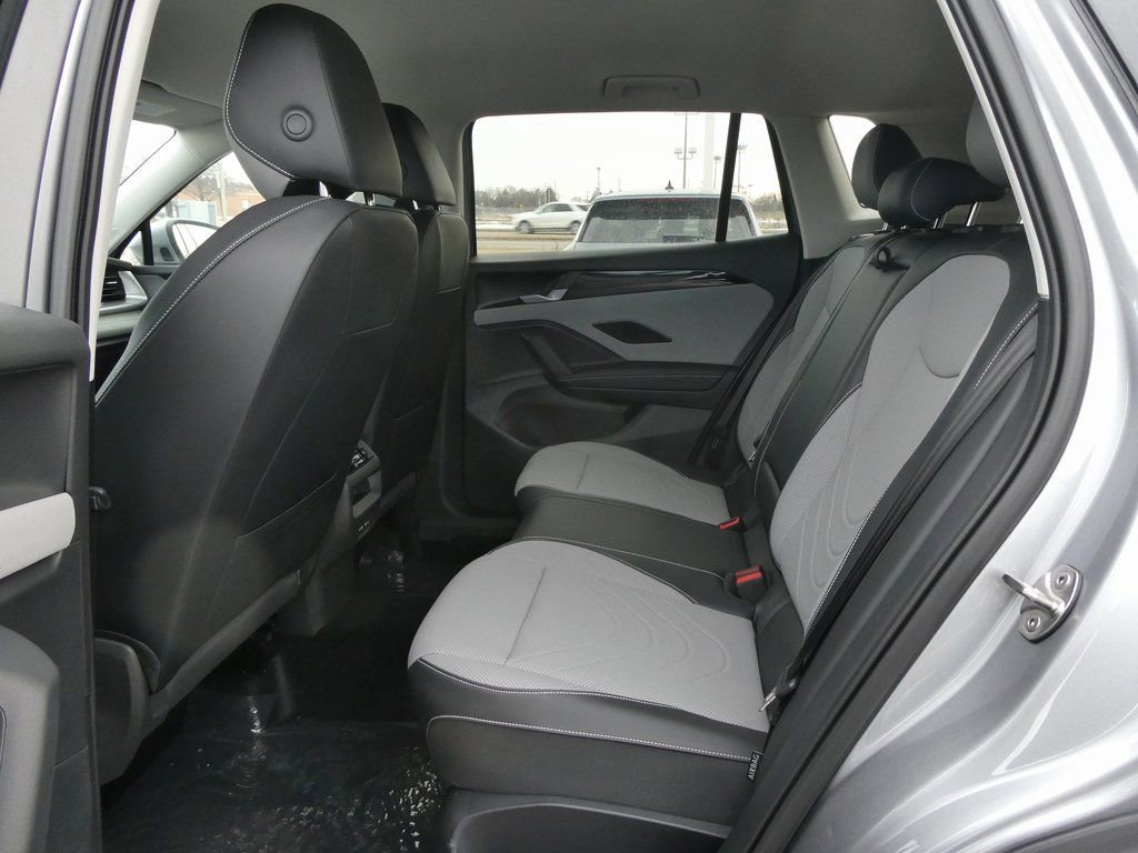 New 2026 Volkswagen Tiguan SE AWD/4WD image 32