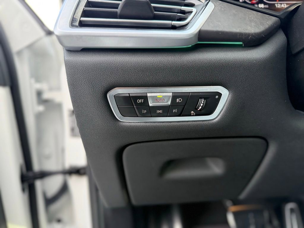 Used 2023 BMW X5 xDrive40i w/ M Sport Package image 27