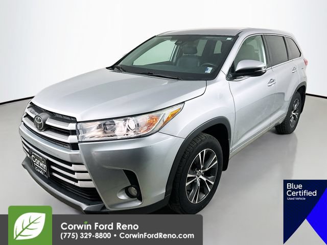 Used 2018 Toyota Highlander Plus w/ Preferred Accessory Package AWD/4WD image 3