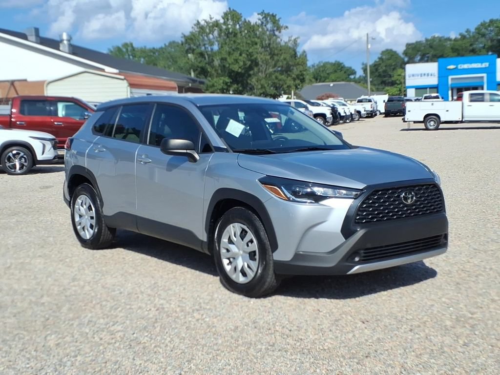 Used 2022 Toyota Corolla Cross L FWD image 1
