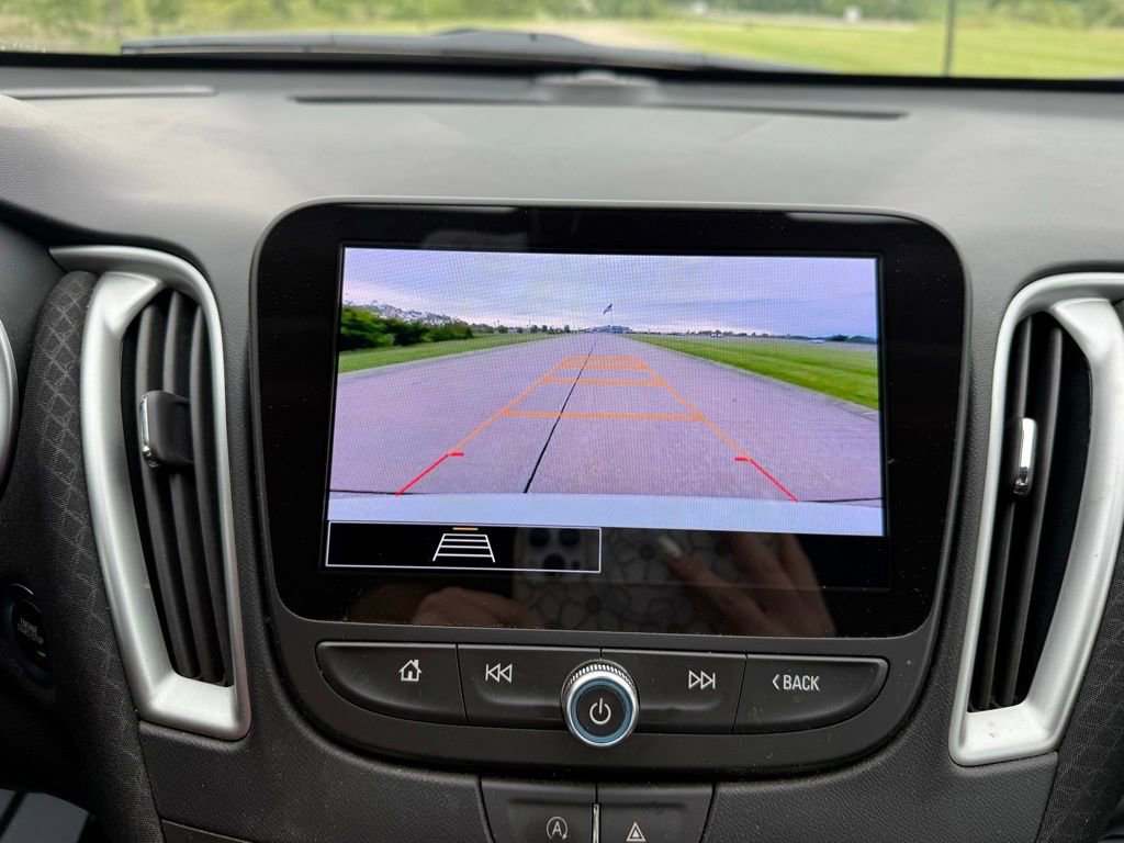 Used 2023 Chevrolet Malibu LS FWD image 39