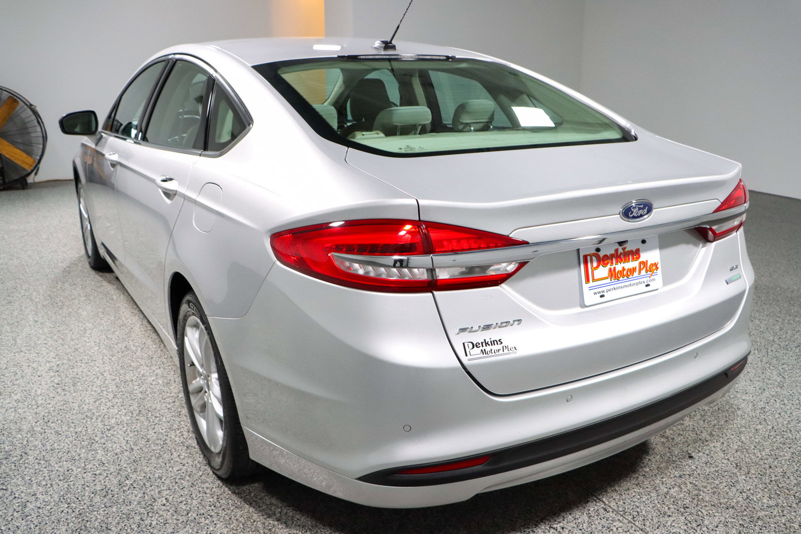 Used 2018 Ford Fusion SE image 9