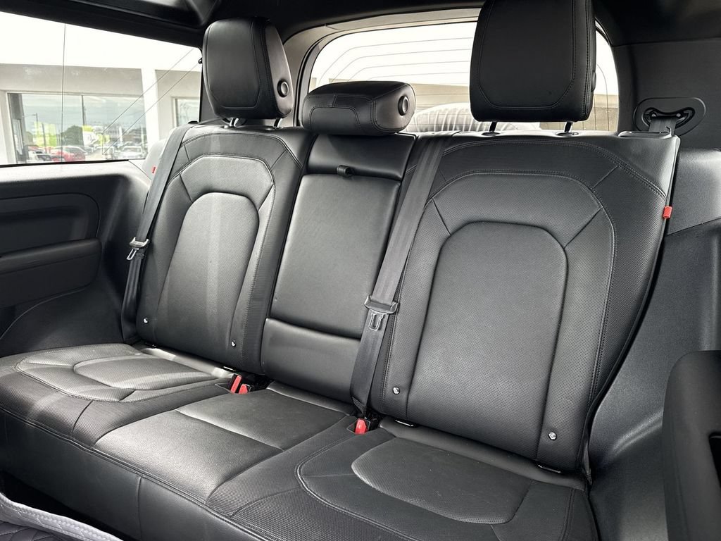 Used 2023 Land Rover Defender 90 X-Dynamic SE AWD/4WD image 19
