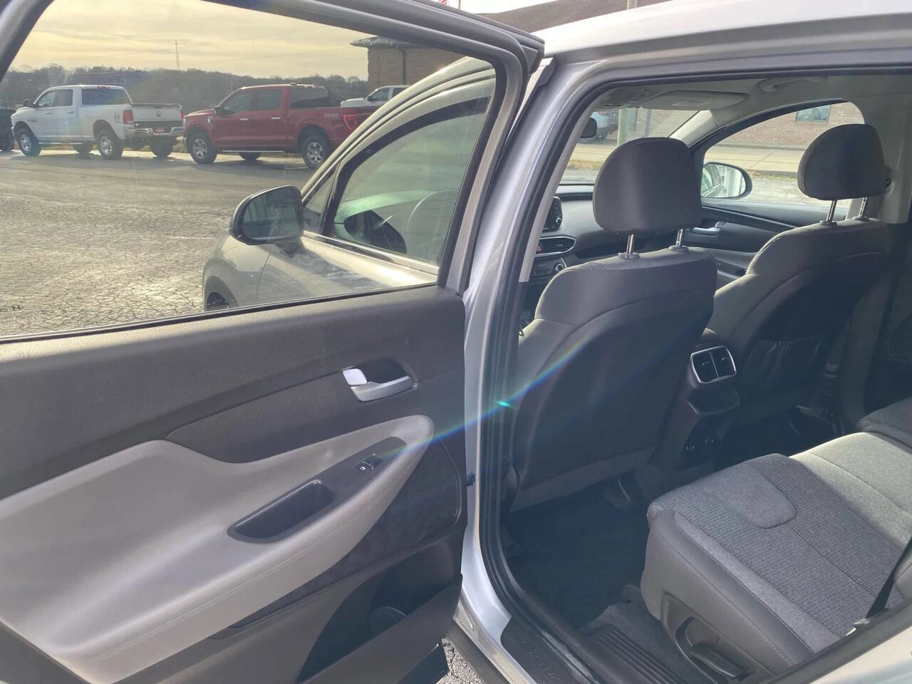 Used 2020 Hyundai Santa Fe SE w/ Cargo Package image 22