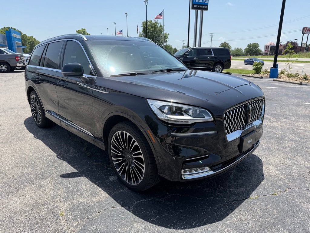 Used 2023 Lincoln Aviator Black Label w/ Class IV Trailer Tow Package AWD/4WD image 2