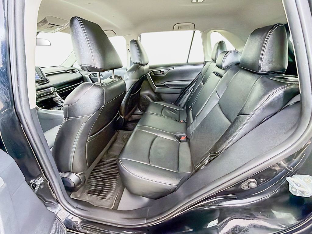 Used 2021 Toyota RAV4 LE image 22