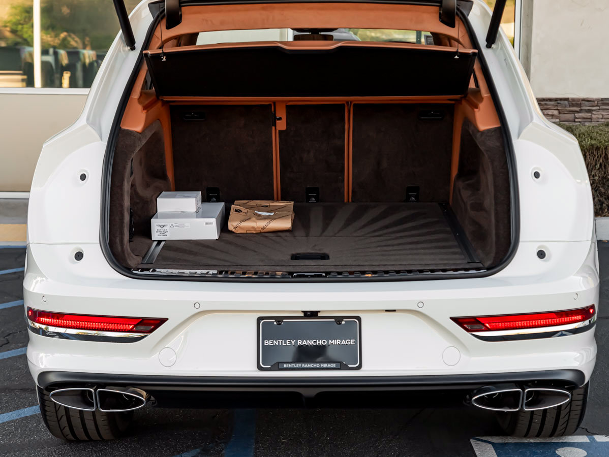 Used 2027 Bentley Bentayga AWD/4WD image 37