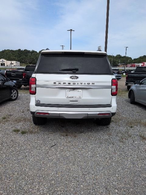 Used 2022 Ford Expedition XLT AWD/4WD image 5
