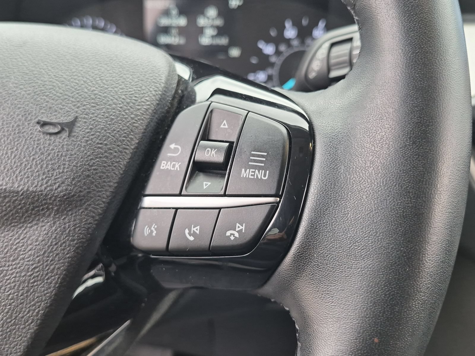 Used 2022 Ford Escape SE w/ SE Sport Appearance Package FWD image 24
