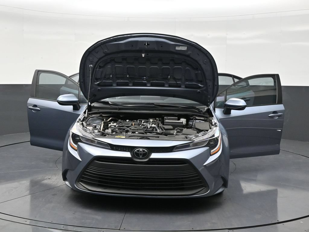 Used 2025 Toyota Corolla LE FWD image 32