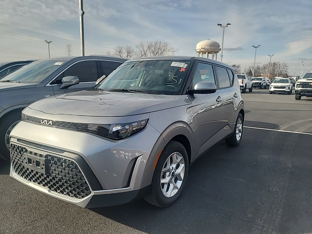 Used 2024 Kia Soul LX w/ Option Group 015 image 1