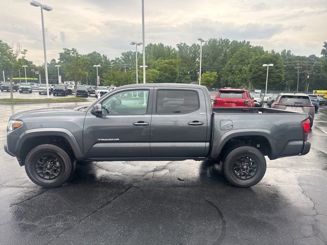 Used 2022 Toyota Tacoma SR5 RWD image 4