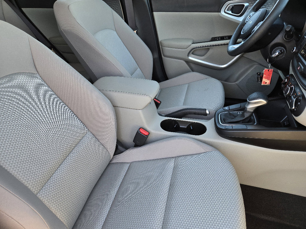 Certified 2025 Kia Soul S image 19