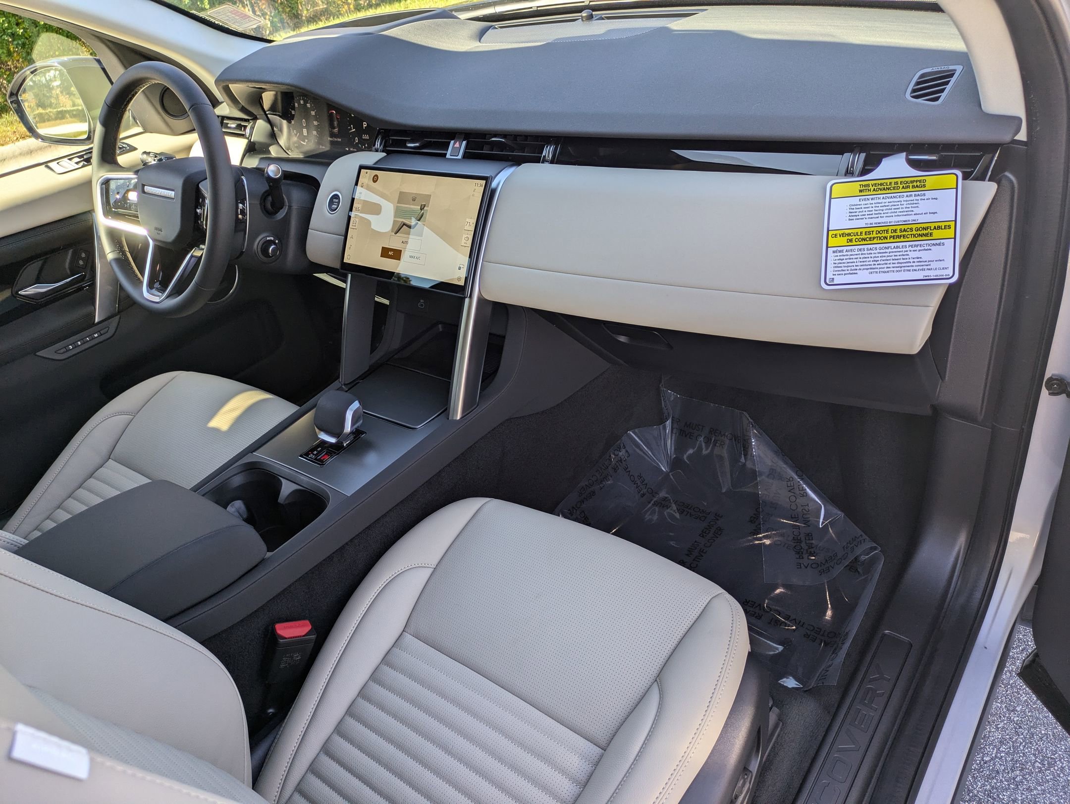 New 2025 Land Rover Discovery Sport S image 29