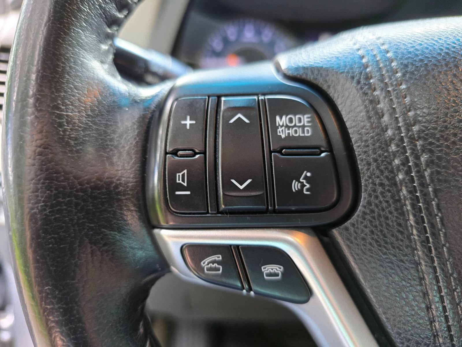 Used 2015 Toyota Sienna XLE w/ XLE Navigation Package FWD image 27