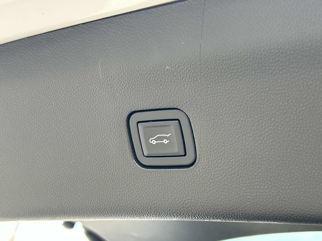 Used 2020 Buick Enclave Essence w/ Sport Touring Edition image 13