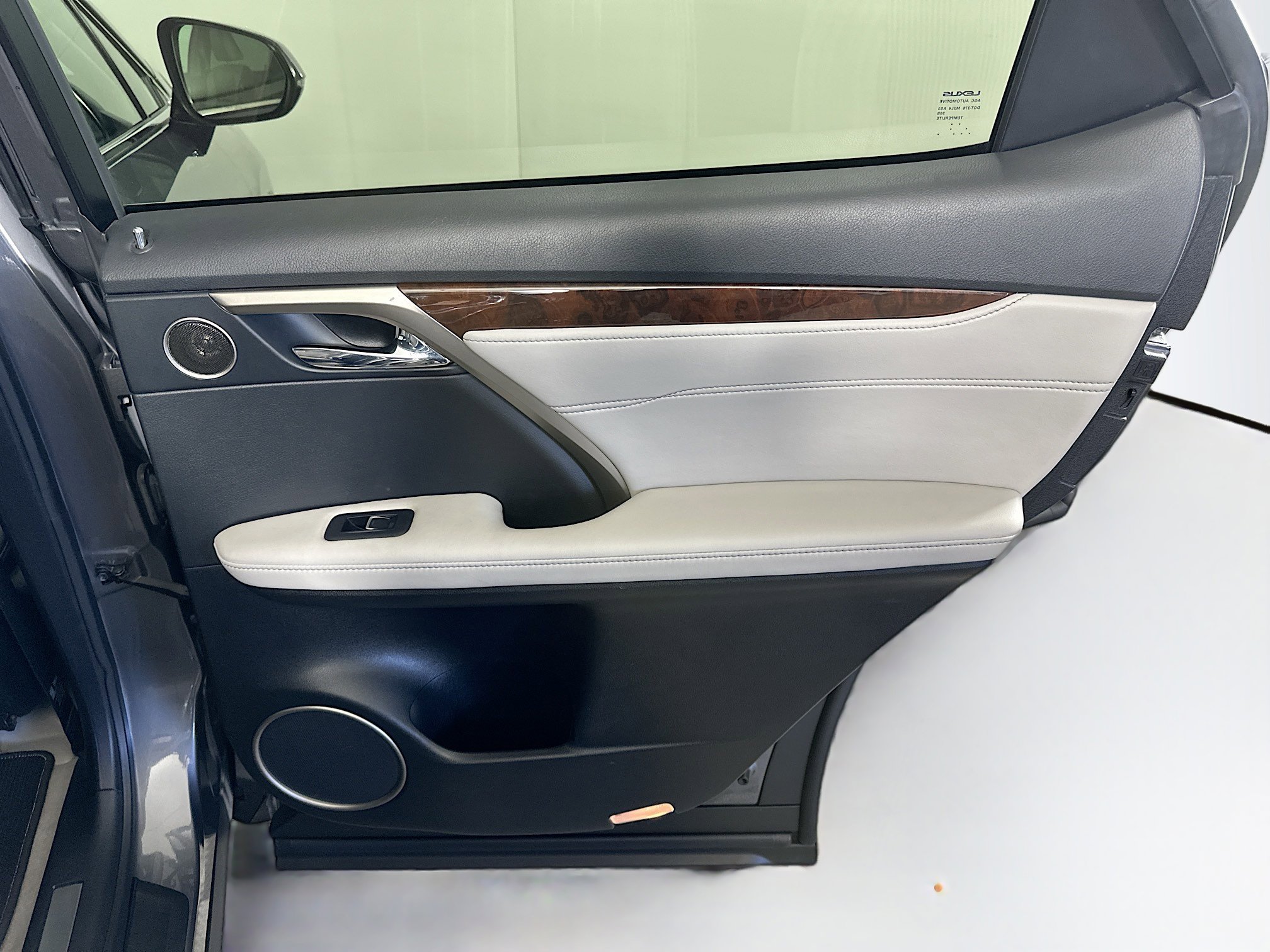 Used 2016 Lexus RX 450h AWD w/ Cold Weather Package image 32