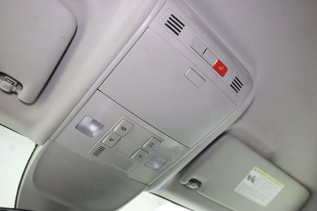 Used 2025 Volkswagen Taos SE image 27