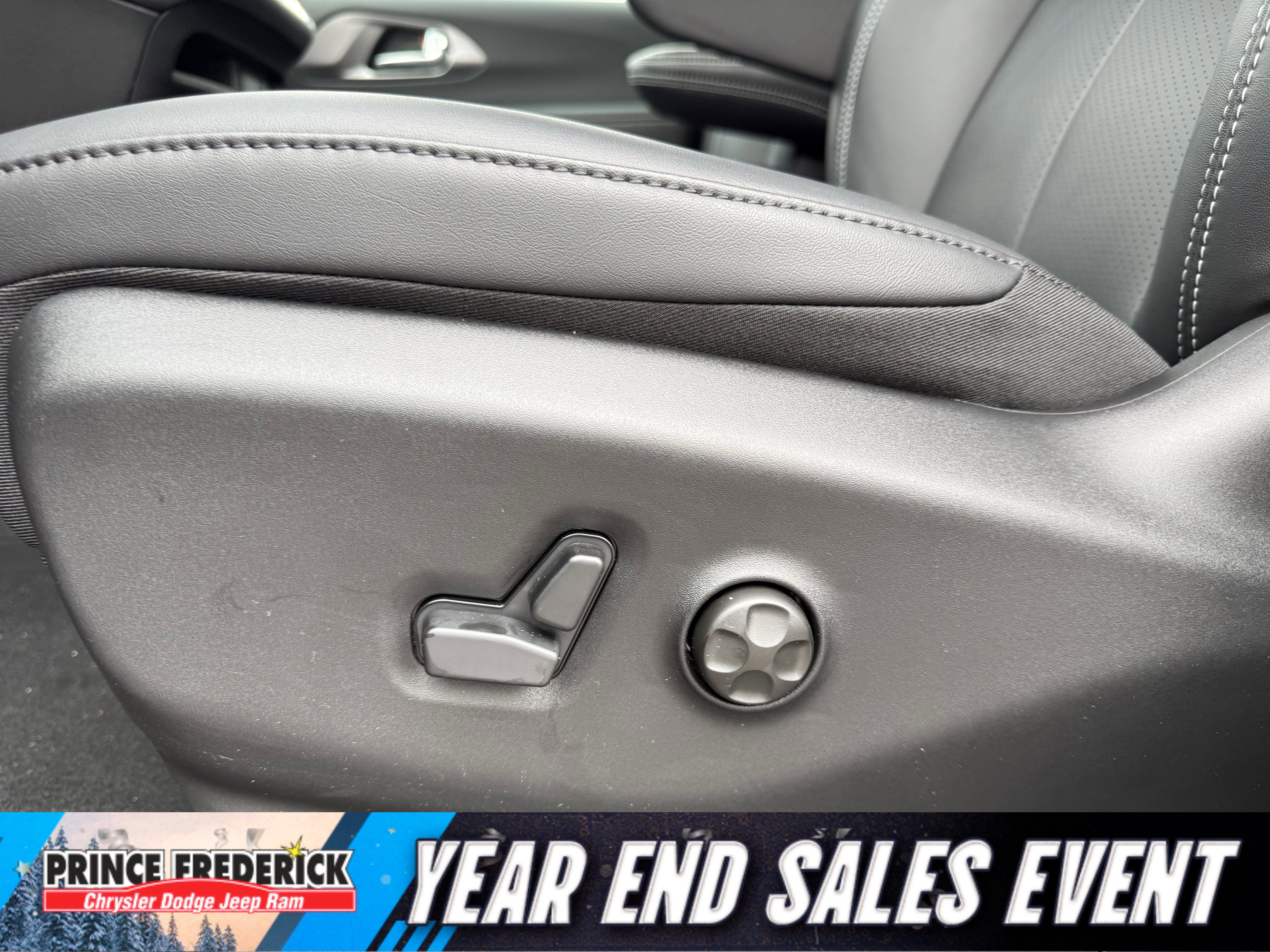 New 2026 Chrysler Pacifica Select image 11