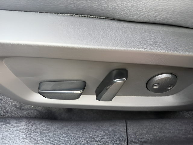 New 2026 Mitsubishi Outlander SEL FWD image 11