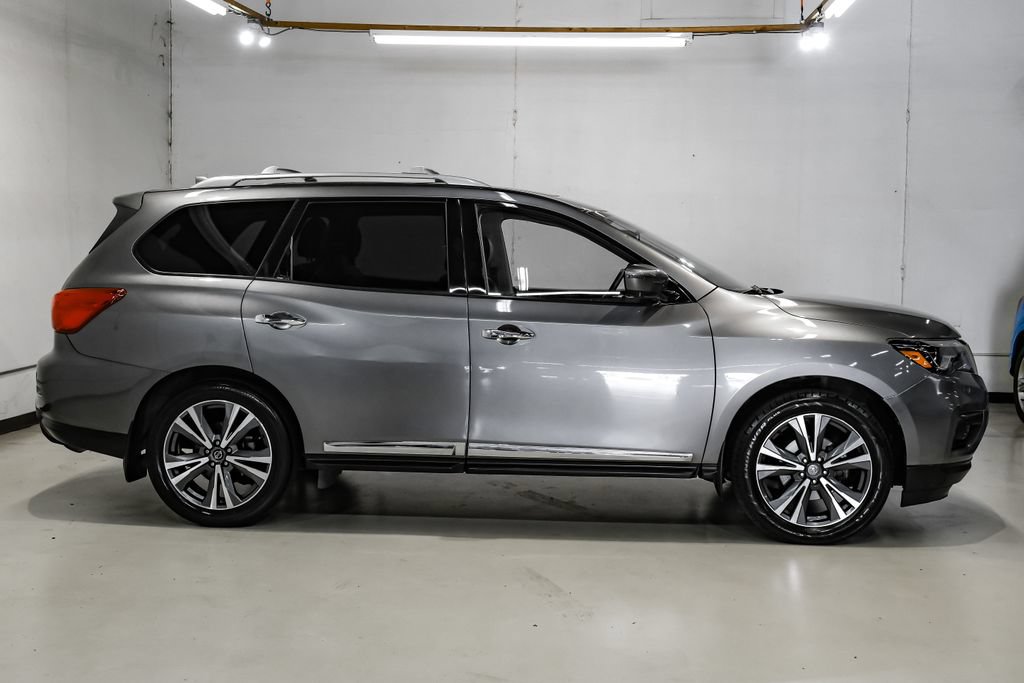 Used 2020 Nissan Pathfinder Platinum FWD image 9