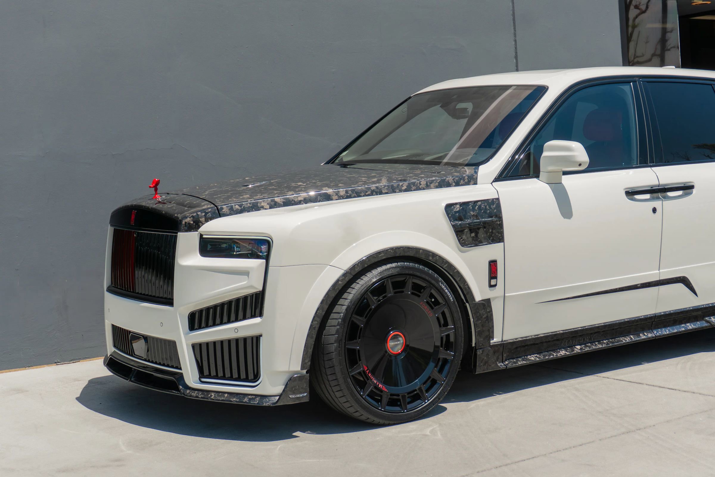 Used 2026 Rolls-Royce Cullinan AWD/4WD image 36