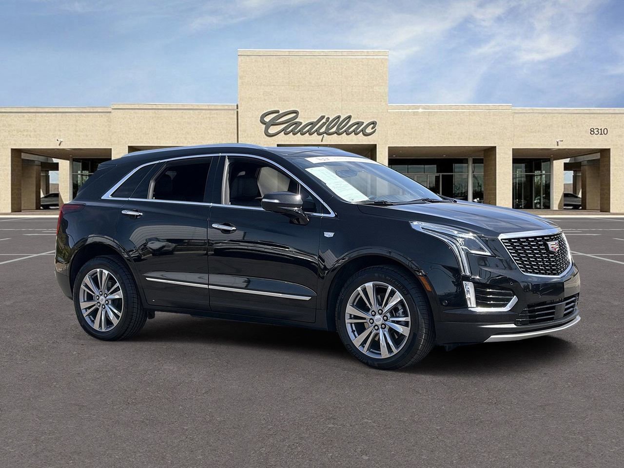 Certified 2024 Cadillac XT5 Premium Luxury w/ Technology Package FWD image 3