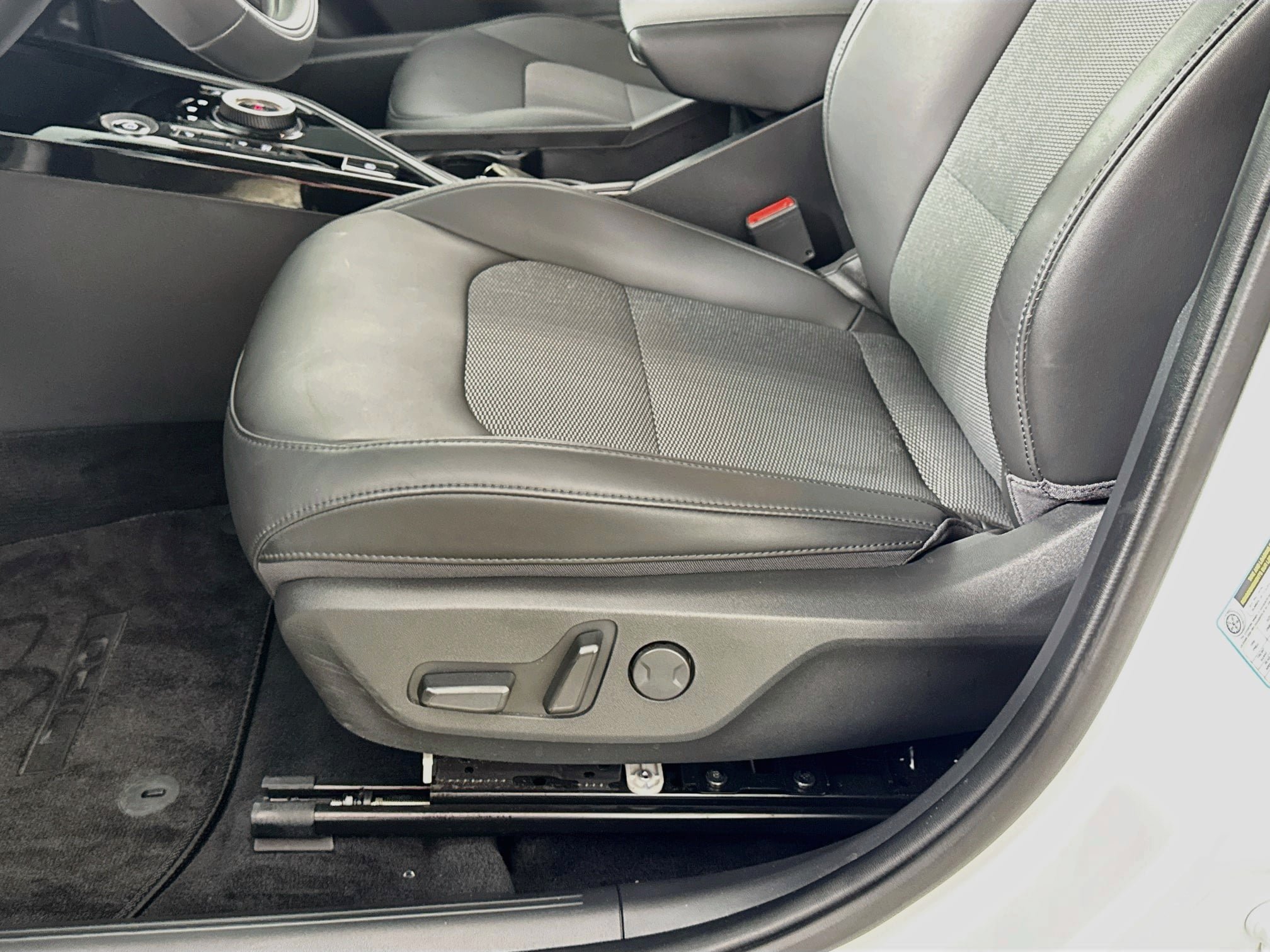 Used 2025 Kia Niro Wind w/ Wind Preserve Package FWD image 21