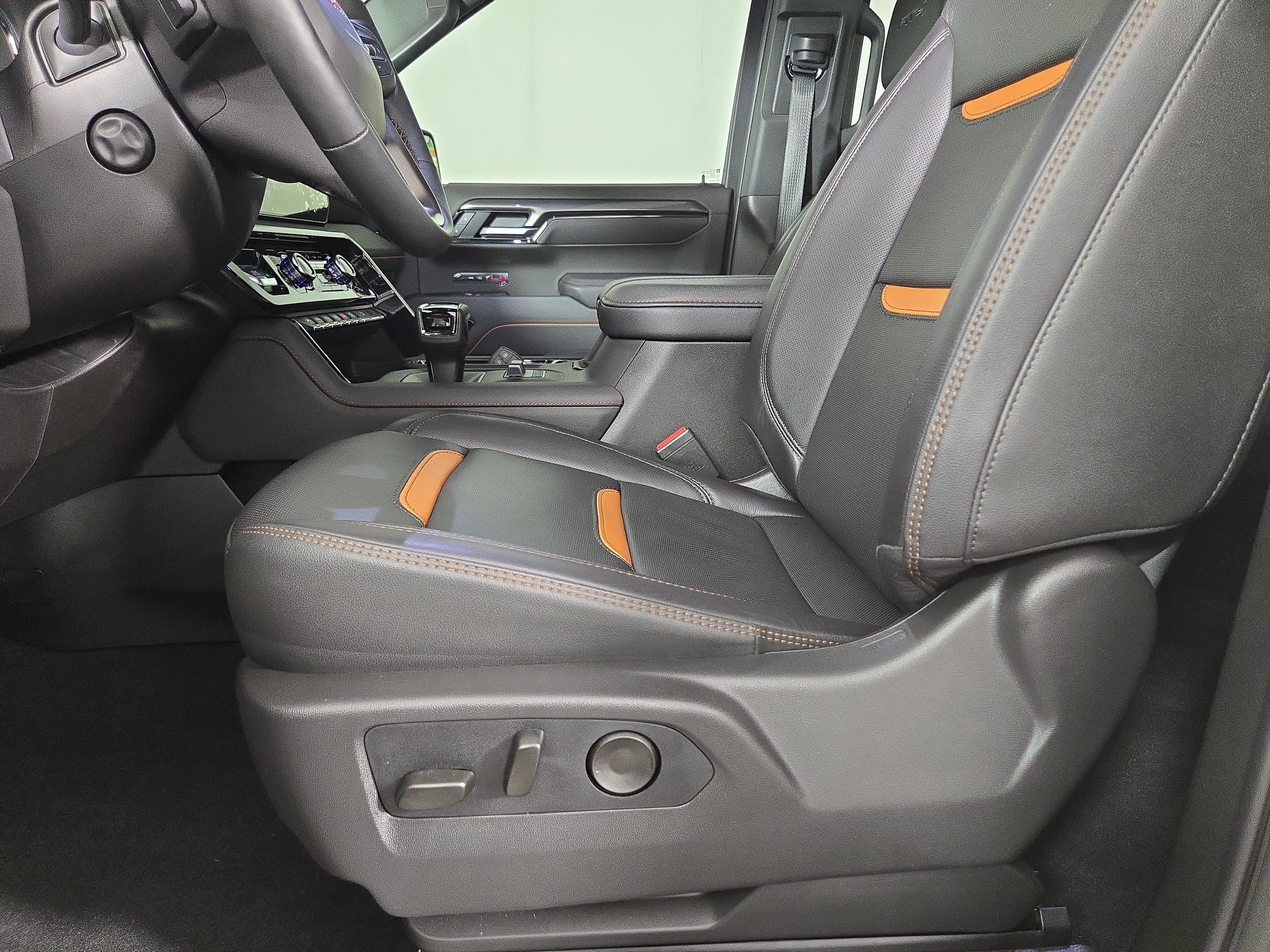 Certified 2026 GMC Sierra 1500 AT4 w/ AT4 Premium Package AWD/4WD image 30