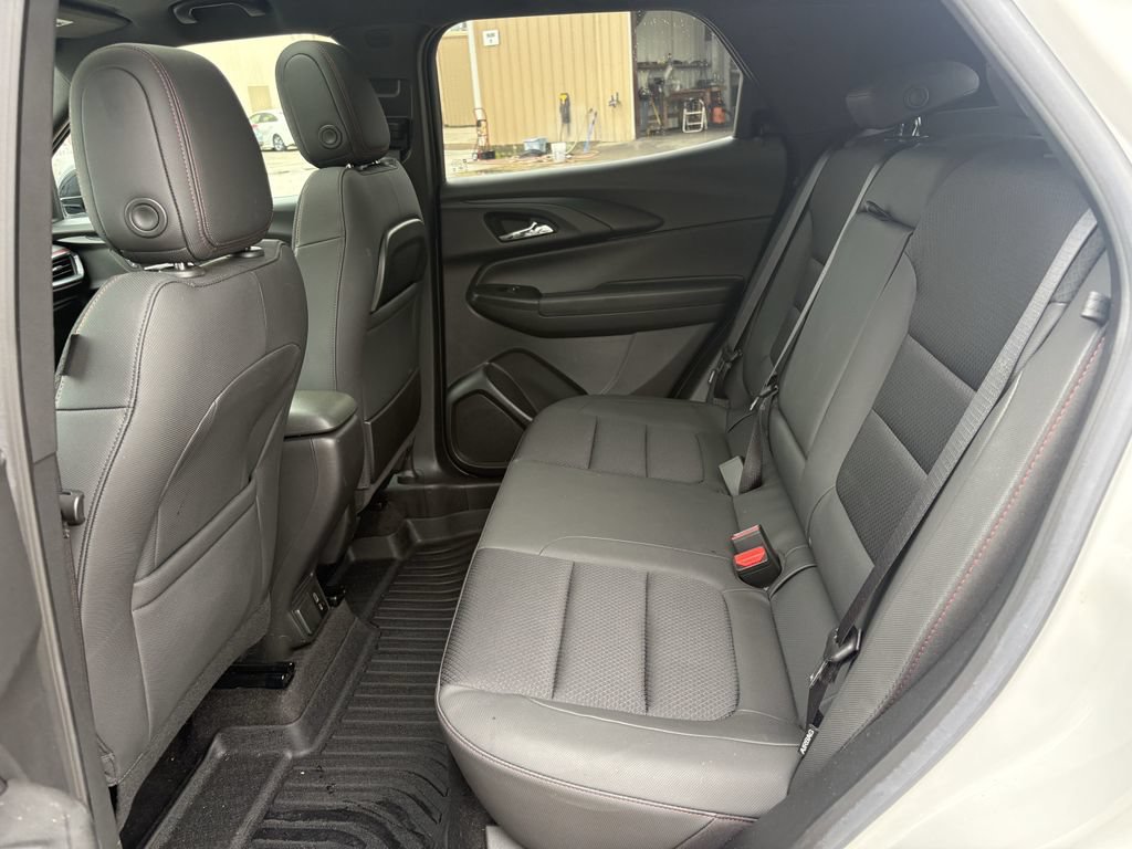 Used 2023 Chevrolet TrailBlazer RS w/ Sun and Liftgate Package FWD image 24