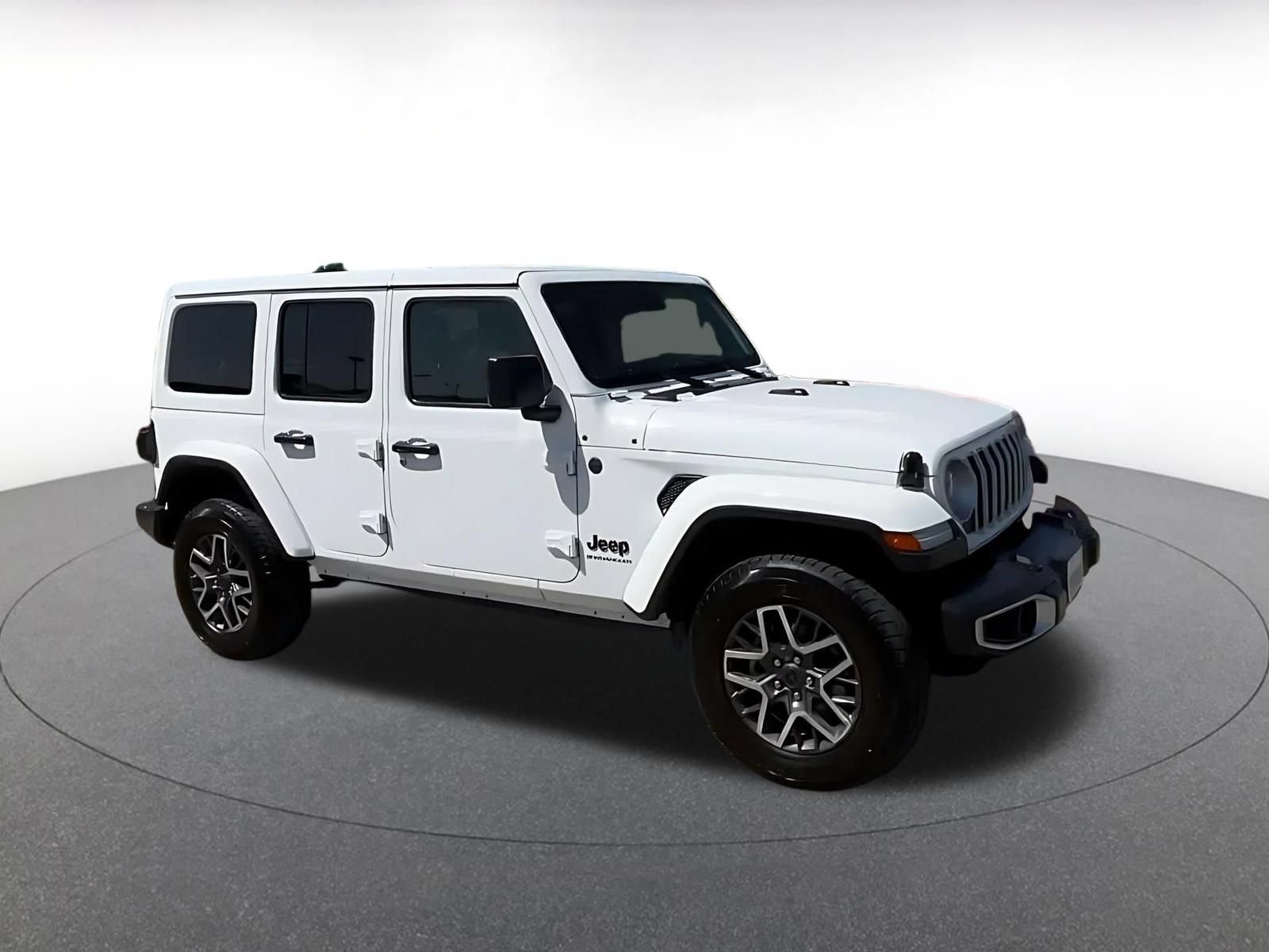 Used 2025 Jeep Wrangler Unlimited Sahara AWD/4WD image 2