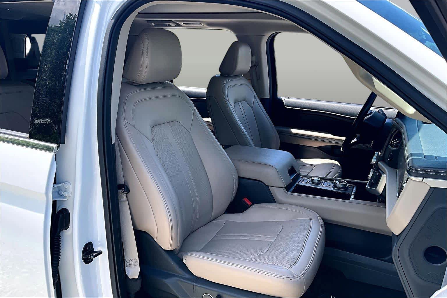 Used 2023 Ford Expedition Max Limited AWD/4WD image 9