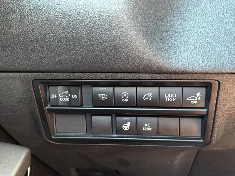 Used 2023 Toyota Tundra Limited AWD/4WD image 29