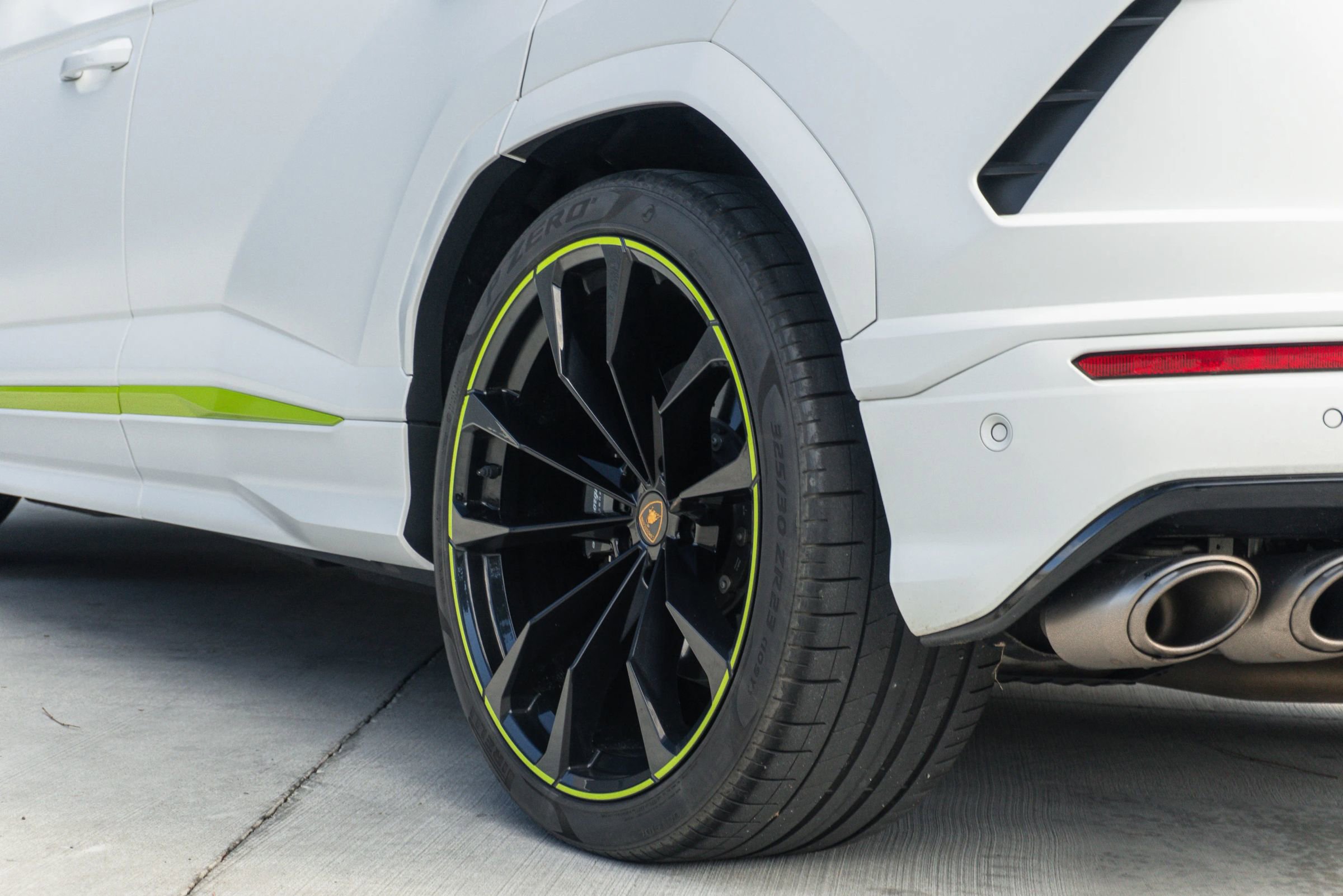 Used 2022 Lamborghini Urus image 43