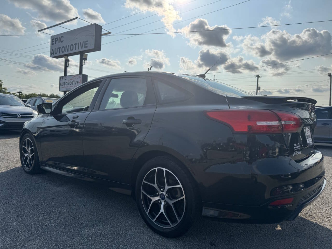 Used 2015 Ford Focus SE w/ SE Sport Package FWD image 8