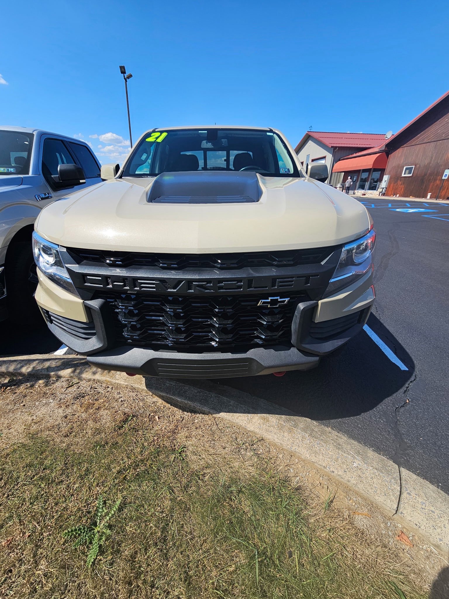 Used 2021 Chevrolet Colorado ZR2 w/ ZR2 Dusk Special Edition image 21