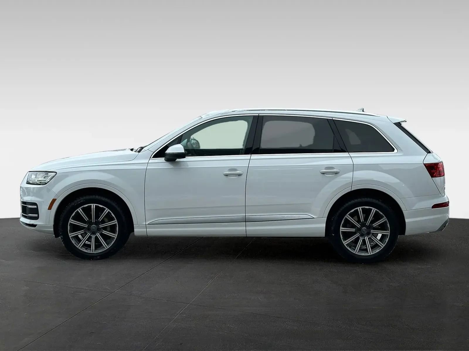 Used 2017 Audi Q7 3.0T Premium Plus image 4