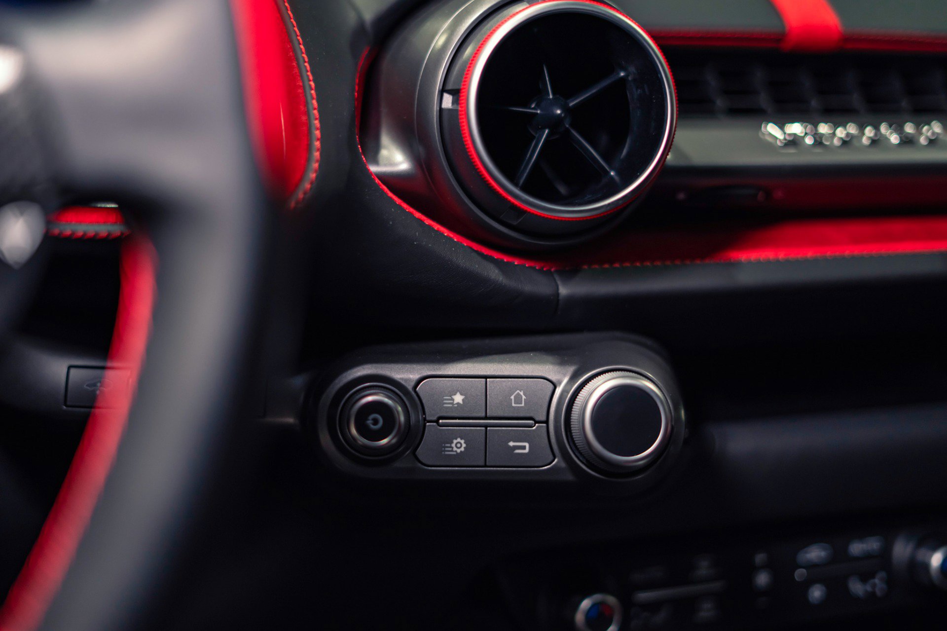 Used 2020 Ferrari 812 Superfast RWD image 41