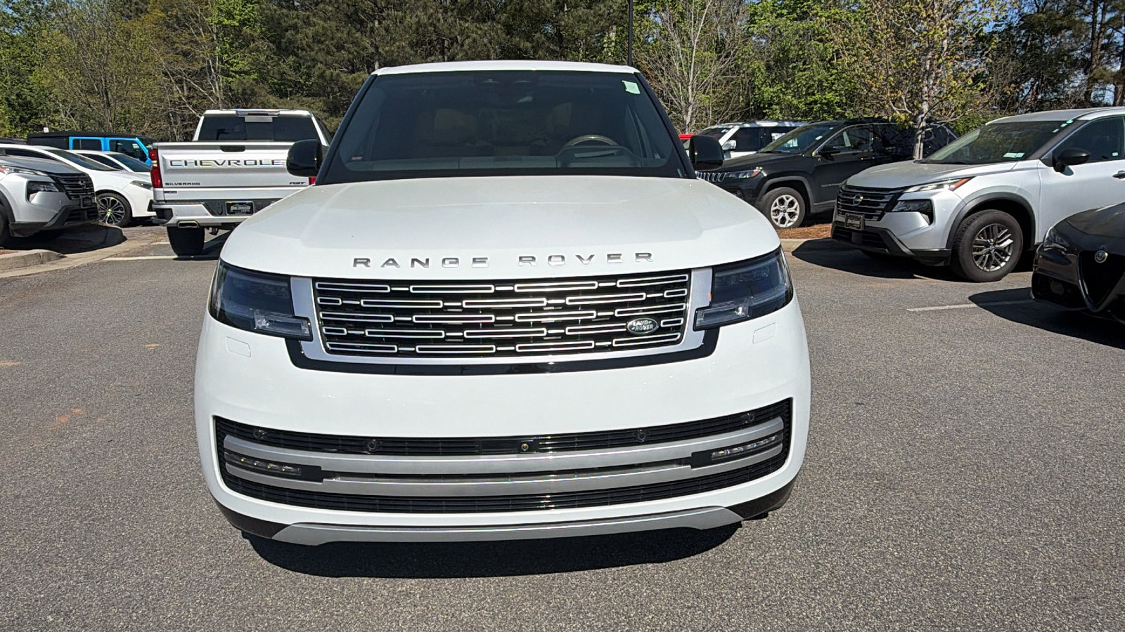 Used 2025 Land Rover Range Rover Autobiography AWD/4WD image 3