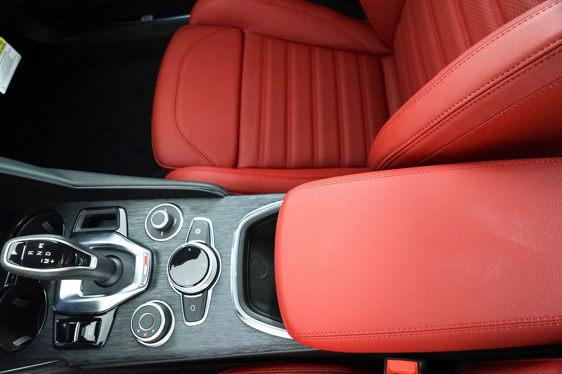 New 2024 Alfa Romeo Giulia Sprint image 28