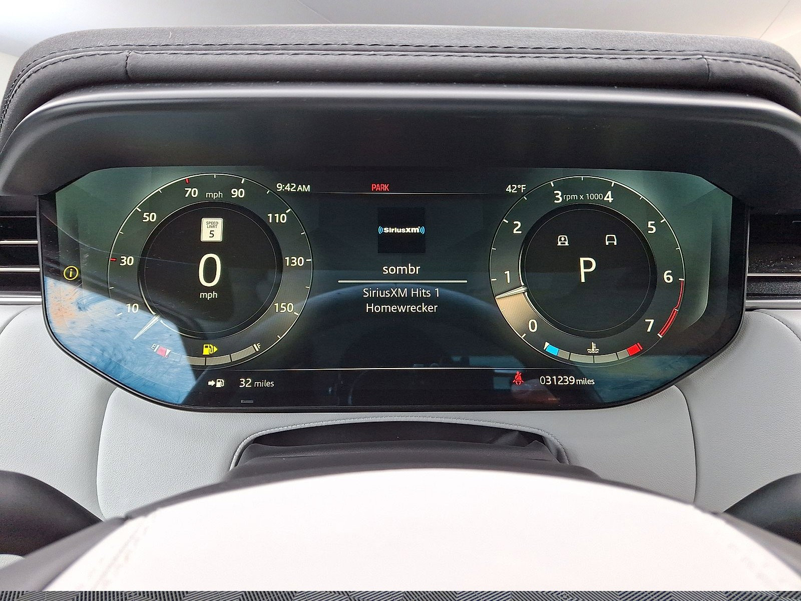 Used 2023 Land Rover Range Rover Sport SE image 6