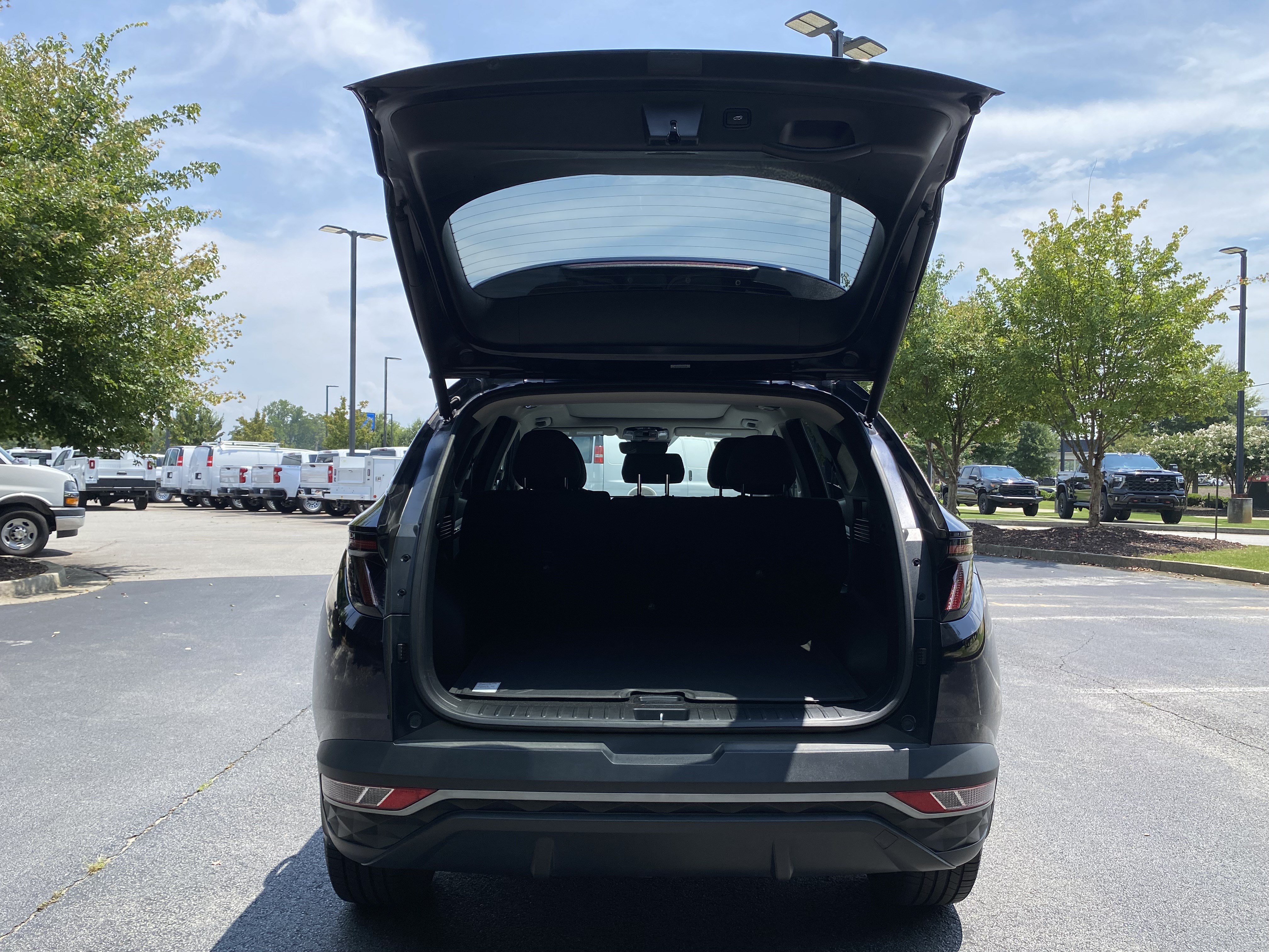 Used 2022 Hyundai Tucson SEL w/ Cargo Package AWD/4WD image 11