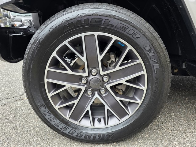 Used 2021 Jeep Wrangler Unlimited Sahara w/ Cold Weather Group image 3